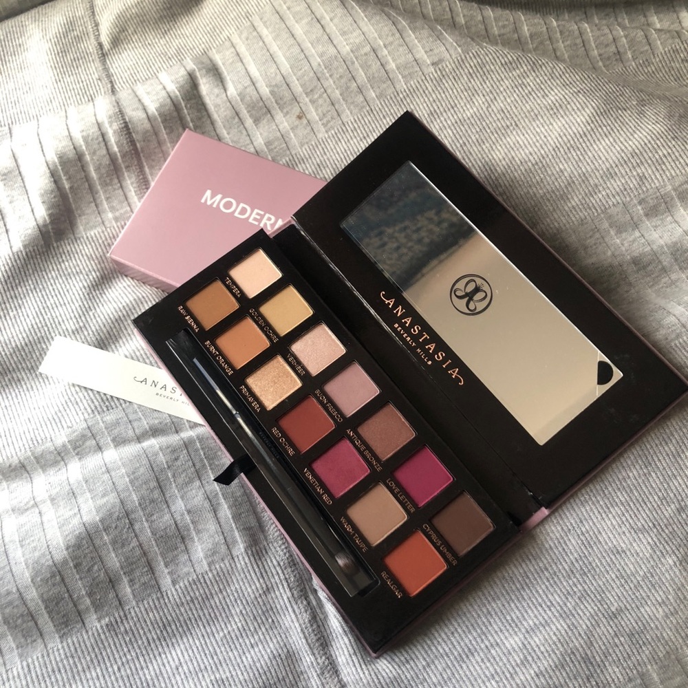 🎀Anastasia Modern Renaissance Palette🎀💕